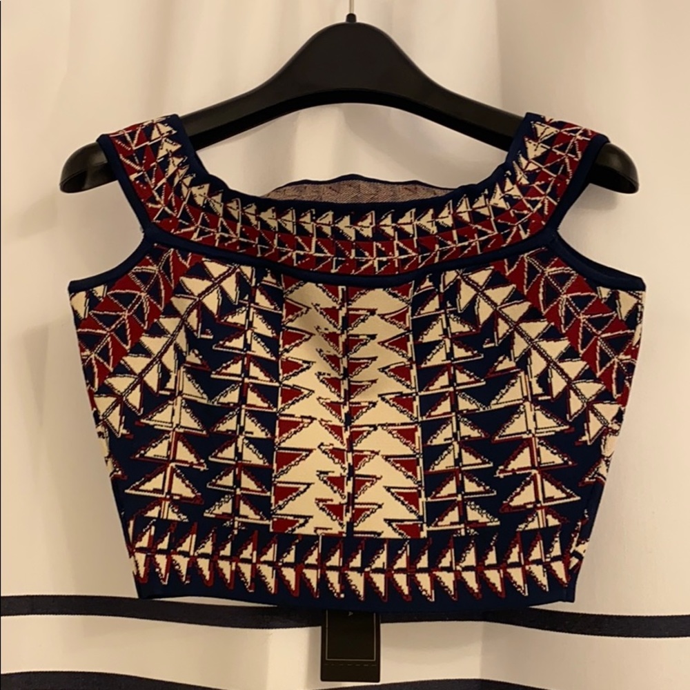 NWT!!!!!BCBG Crop Top 😍😍